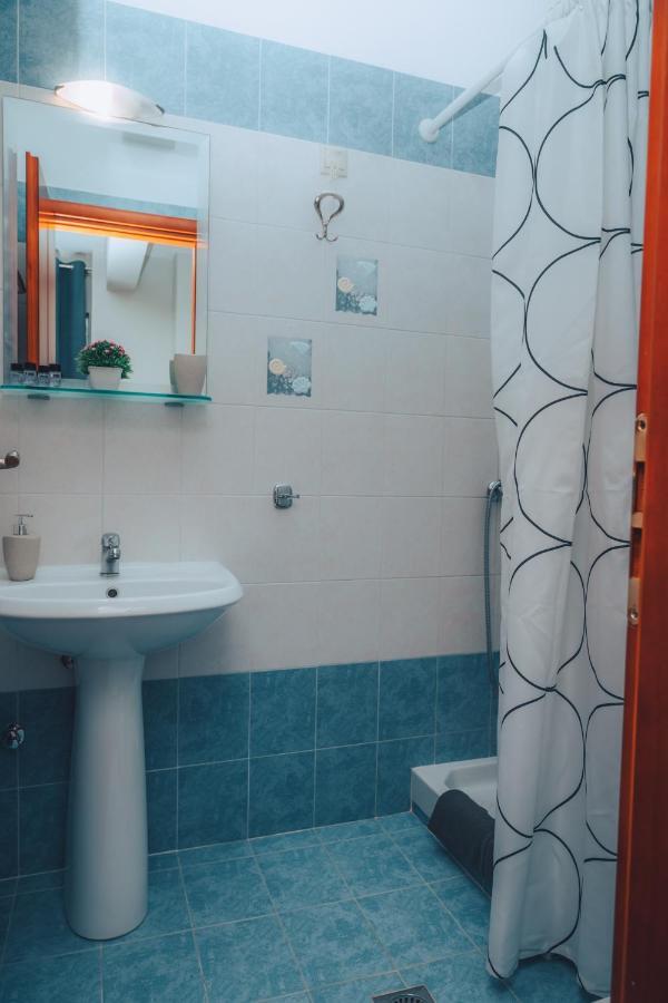 Dionysos Rooms Olympiakí Aktí Exterior foto