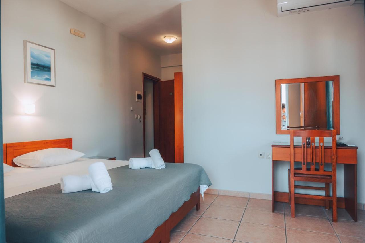Dionysos Rooms Olympiakí Aktí Exterior foto