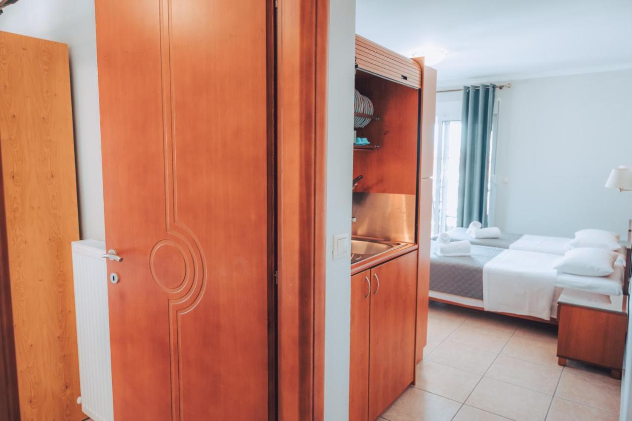 Dionysos Rooms Olympiakí Aktí Exterior foto