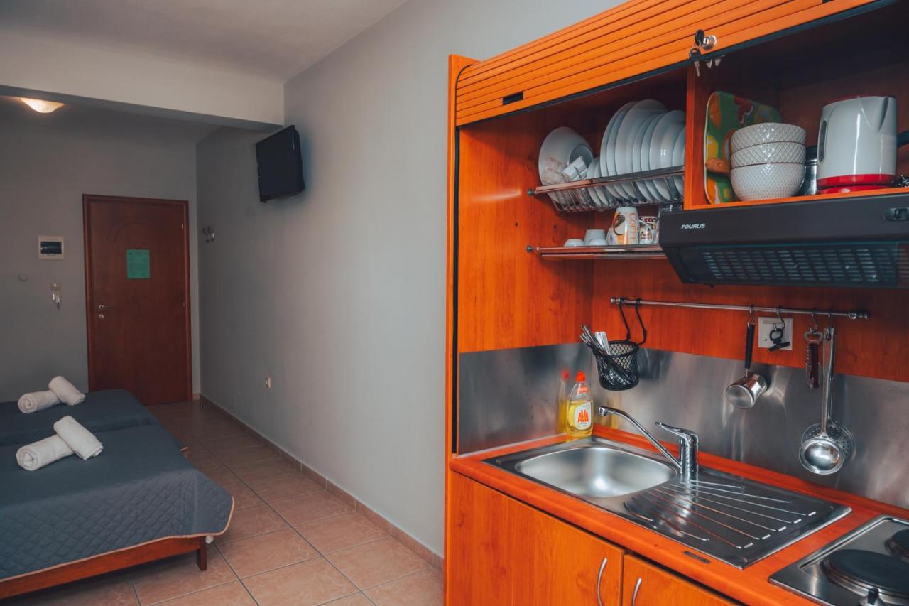 Dionysos Rooms Olympiakí Aktí Exterior foto